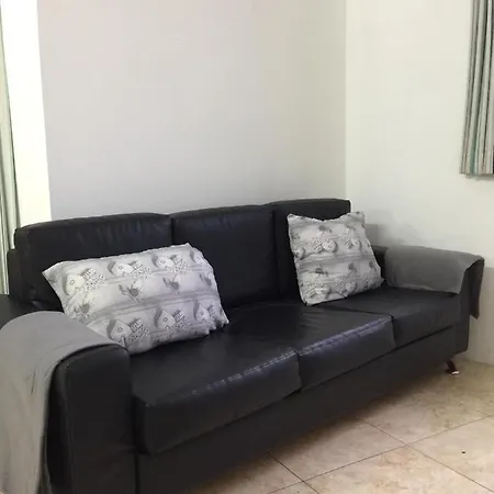 Habitación en casa particular Msida Home